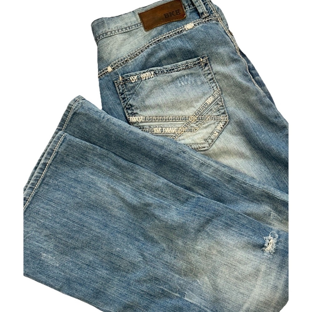BKE Carter Jeans Mens Size 32R Straight Leg Denim Pants Blue Buckle Distressed